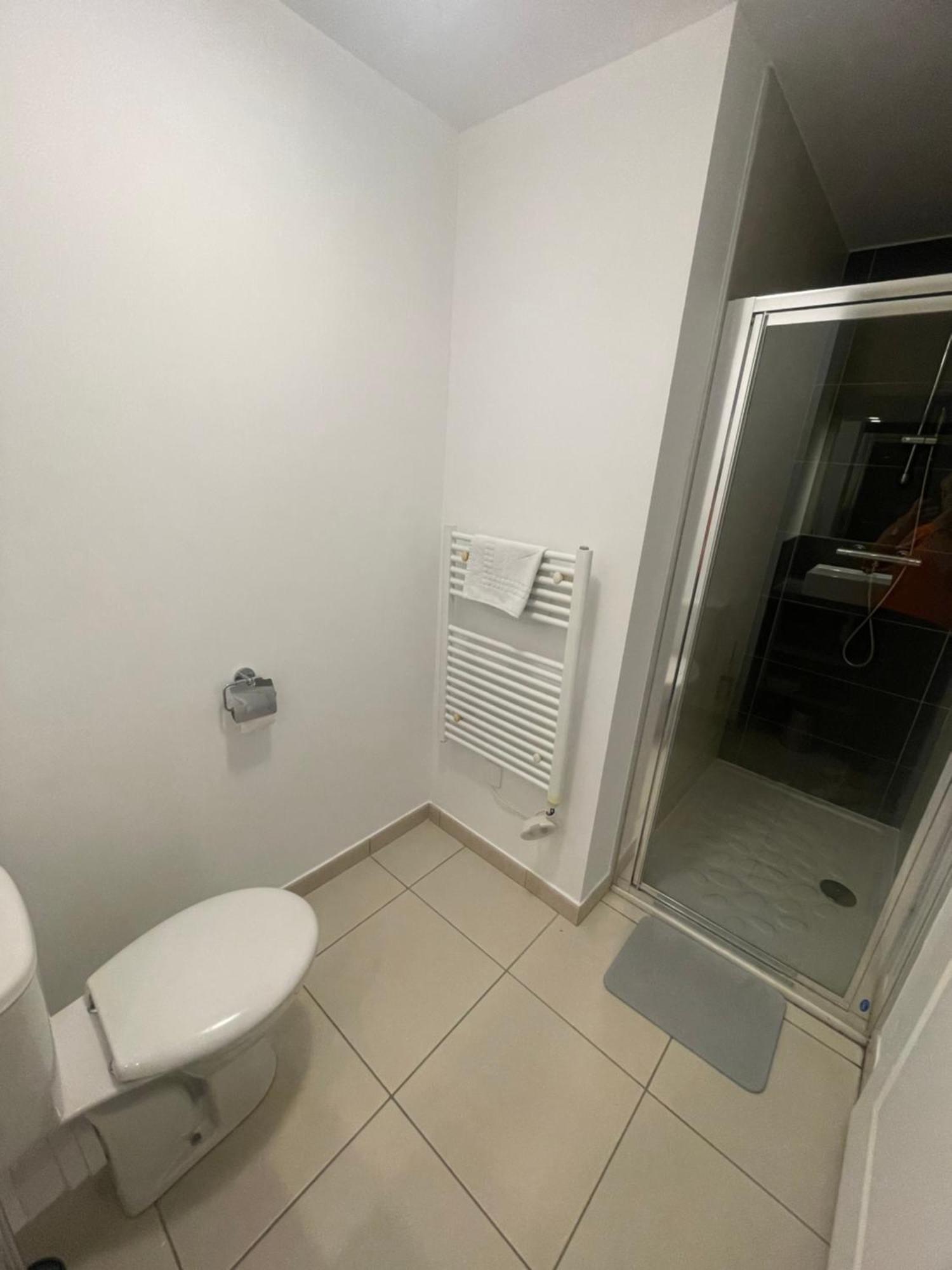 Meuble 6 Personnes Apartamento Remoulins Exterior foto