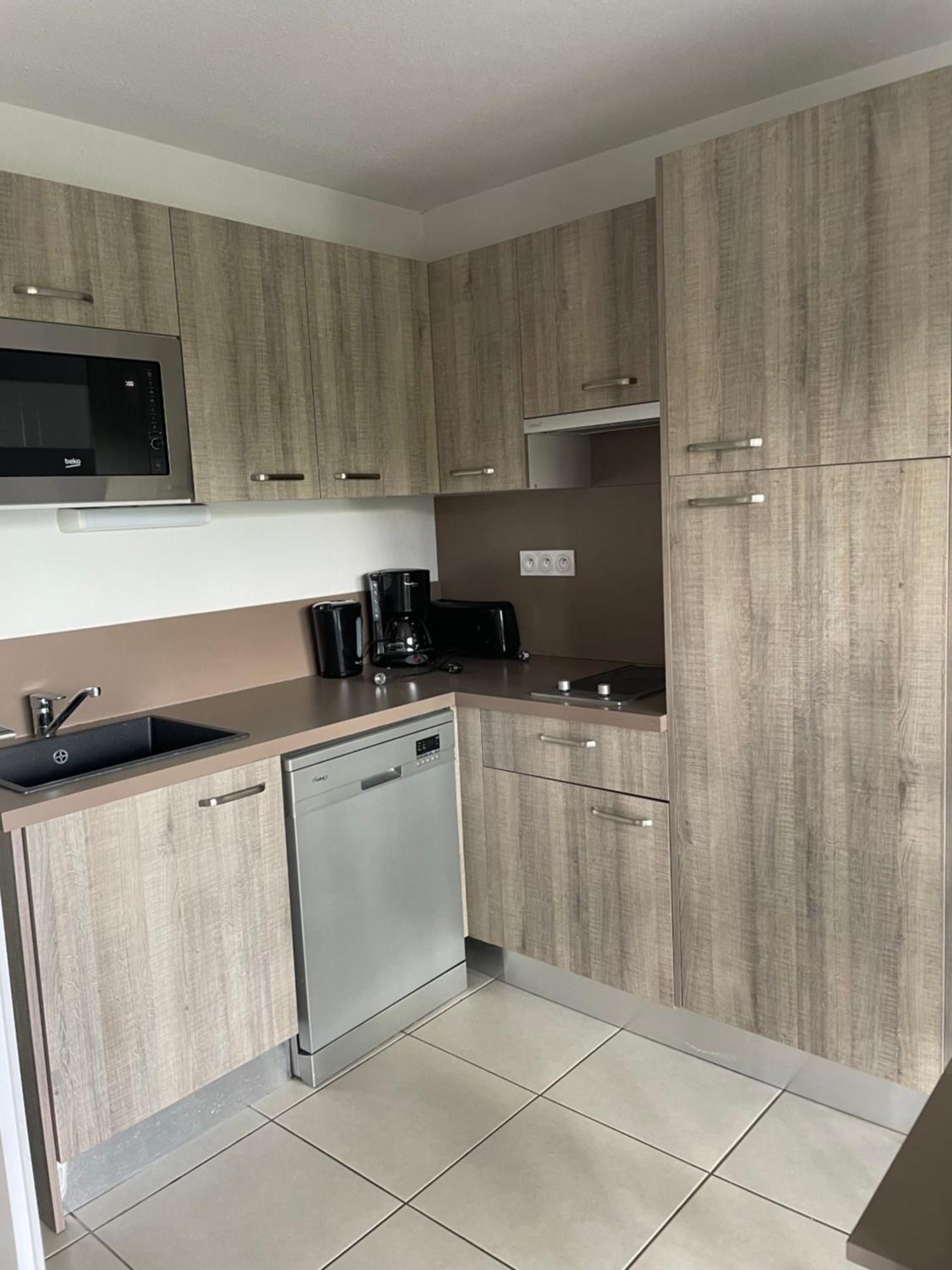 Meuble 6 Personnes Apartamento Remoulins Exterior foto